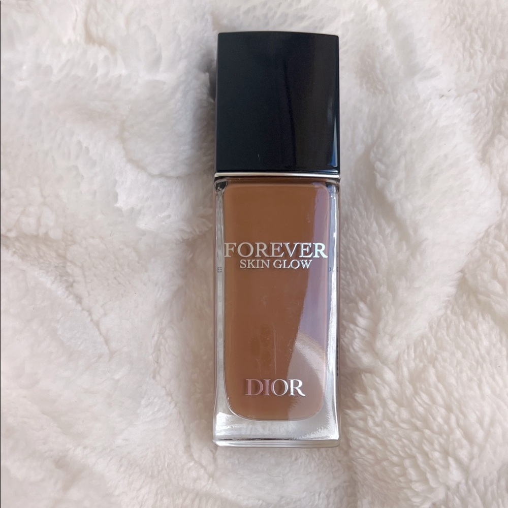 New Dior Forever Skin Glow Foundation - Color 6W